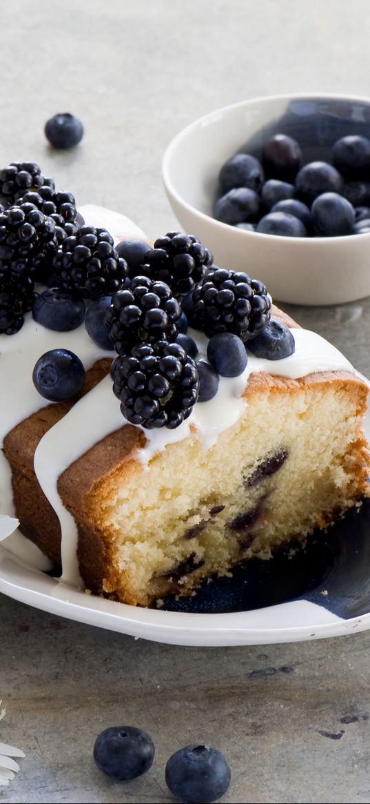 cupcake, dessert, berries, blackberries, blueberries