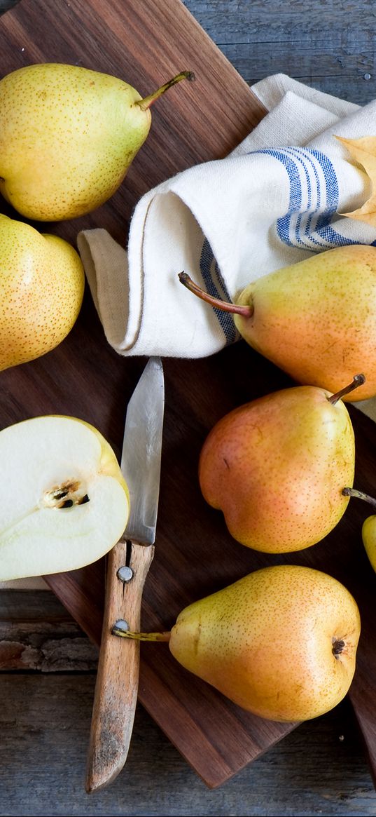 pear, towel, knife, fruit