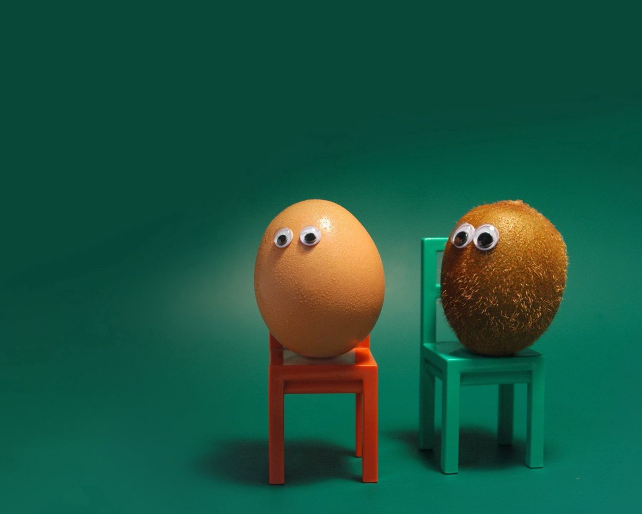 egg, kiwi fruit, eyes, chairs, funny, situation