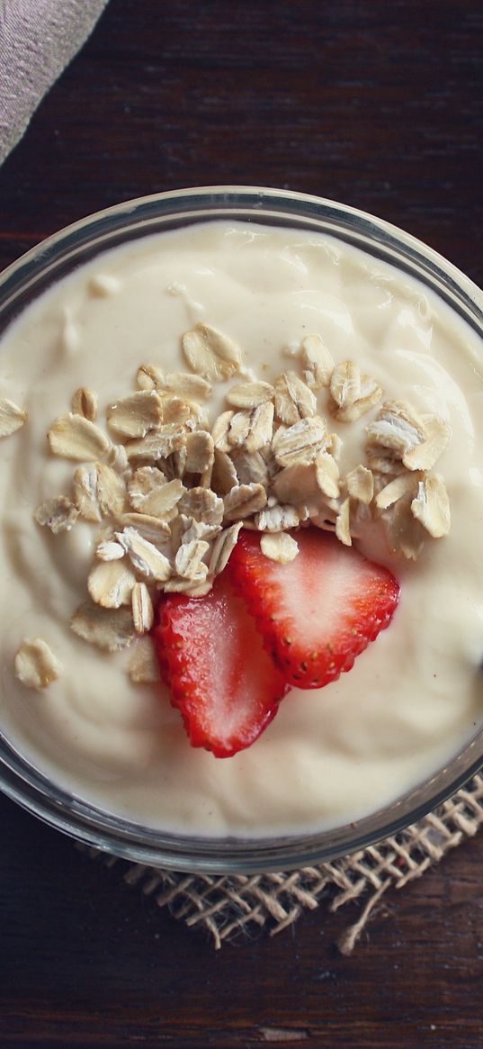 yogurt, strawberries, oatmeal, crockery