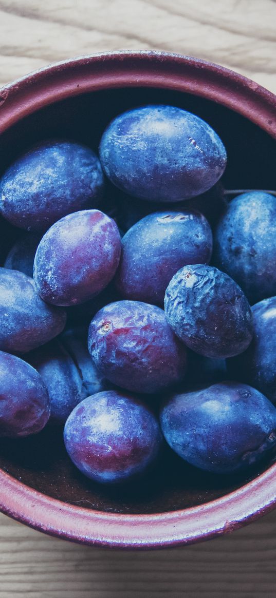 plum, plate, fruit