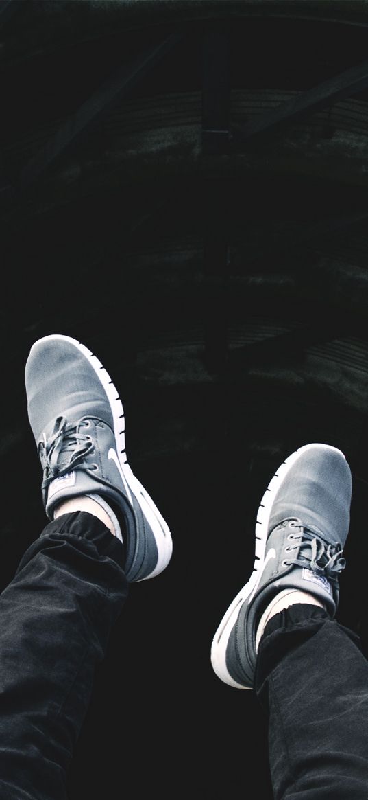 legs, tunnel, sneakers