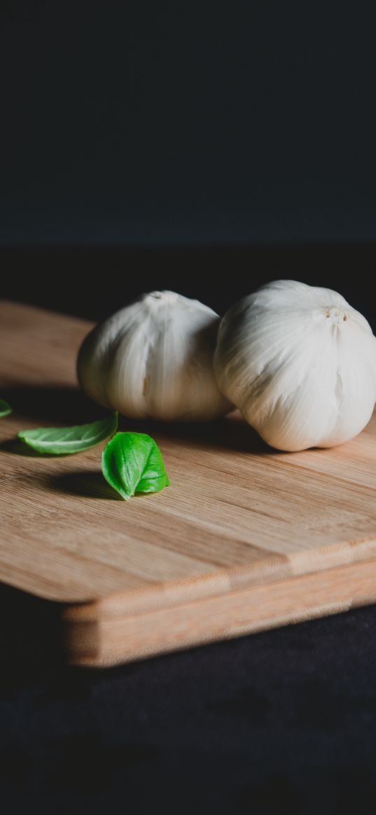 garlic, basil, cutting board, vegetables