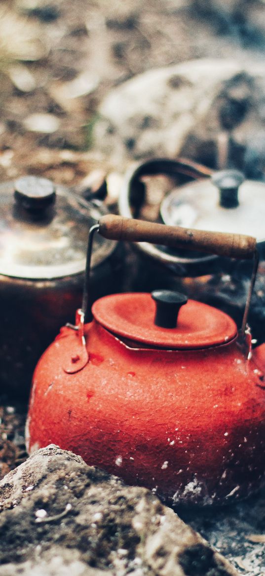 kettle, fire, stones