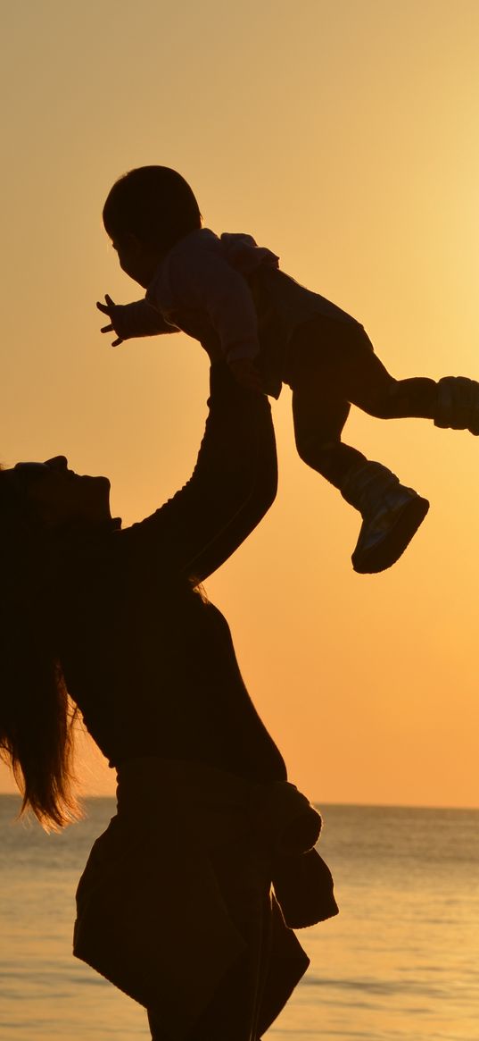 mother, child, silhouettes, motherhood, family, sunset, horizon