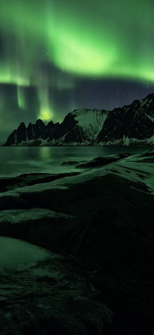 northern lights, mountains, shore, snow