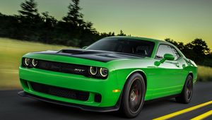Preview wallpaper 2015, dodge, challenger, green, side view, speed