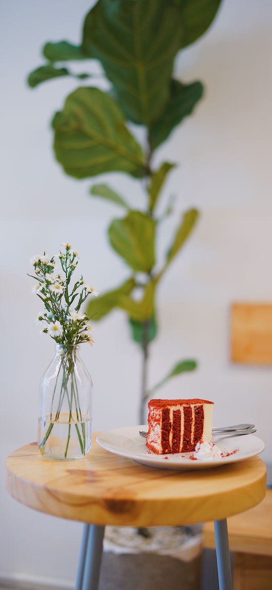 cake, dessert, plate, vase, bouquet