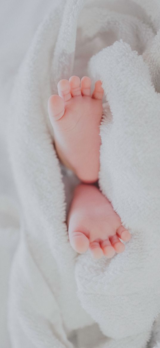 newborn, legs, white towel