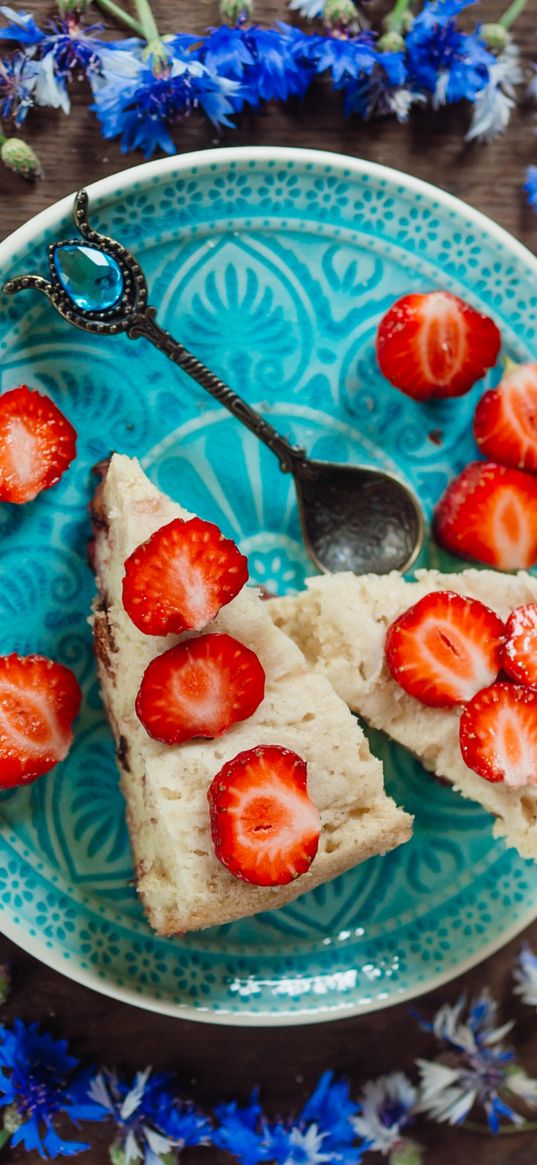 plate, spoon, biscuit, strawberry, flowers