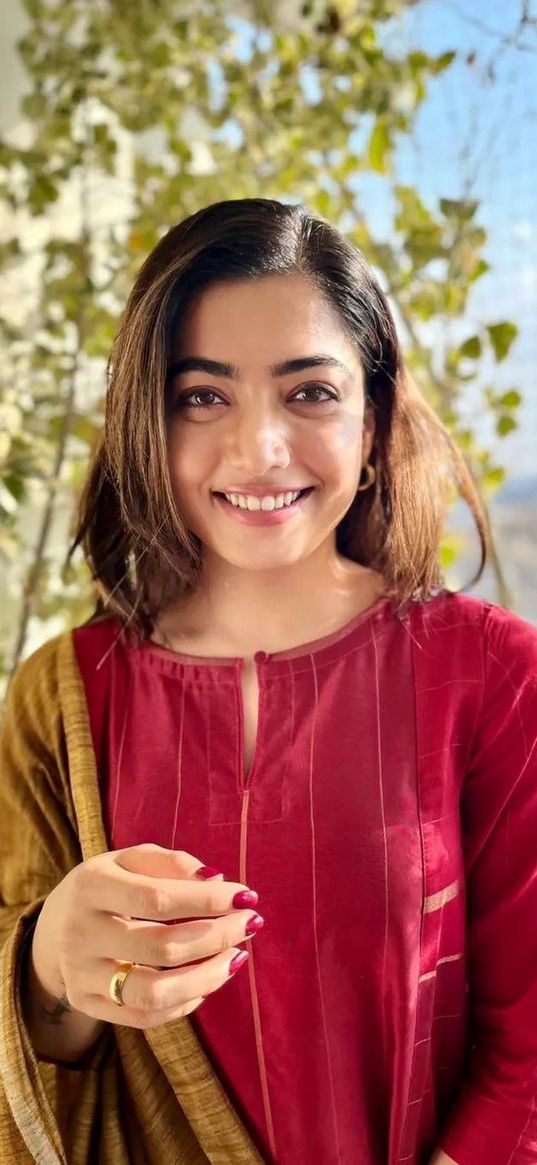 rashmika mandanna, glance, girl, actress, celebrity