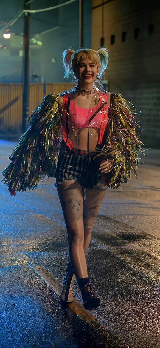 harley queen, margot robbie, birds of prey, movie, ds, girl, funny, street, night