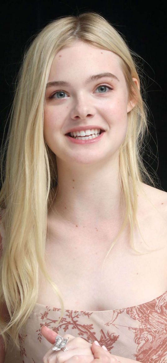 el fanning, girl, model, smile, photoshoot, dress