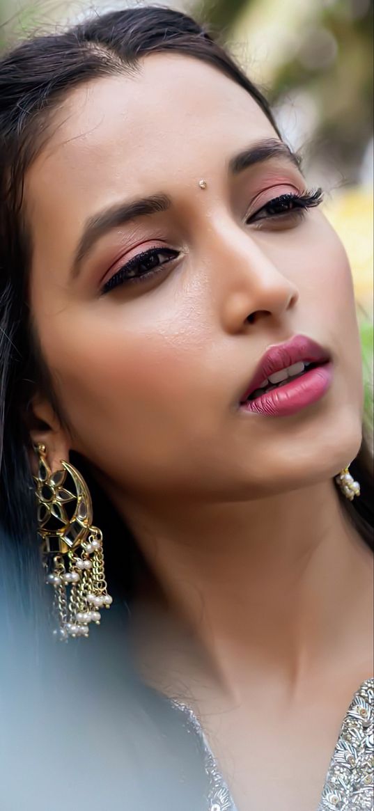 srinidhi, beauty, south, dress, makeup, earrings, style