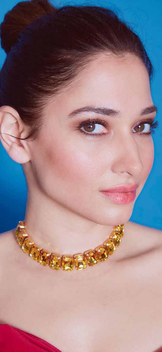 tamanna bhatia, actress, girl, beautiful, makeup, necklace, bollywood, india, blue background