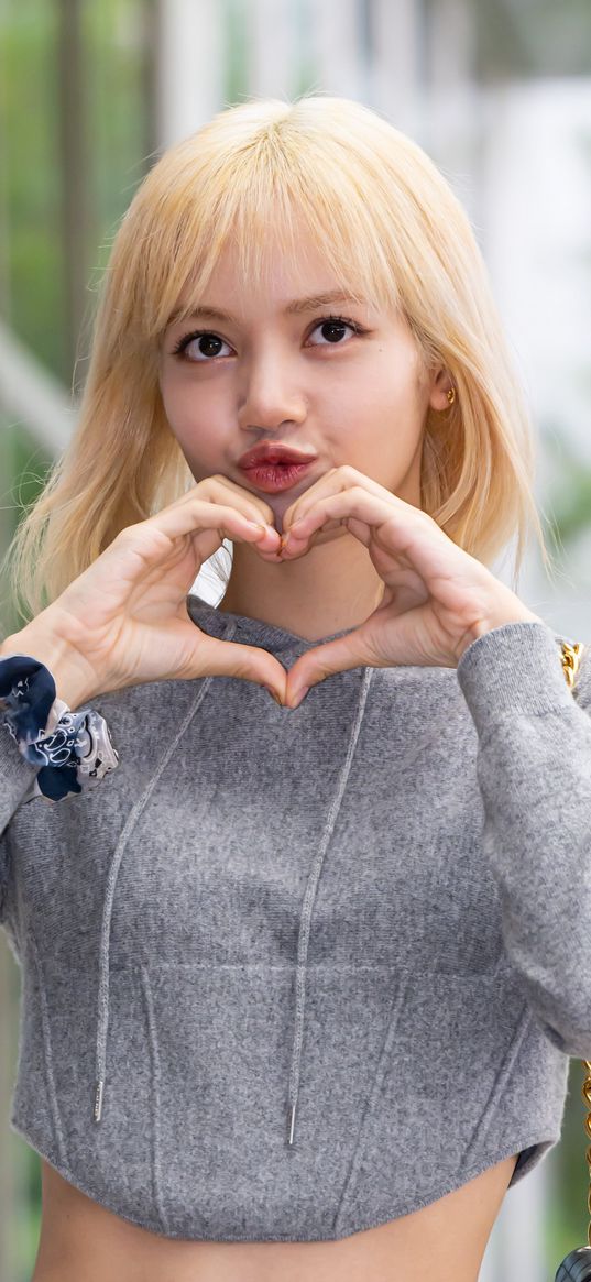 lalisa manoban, blackpink, k-pop, singer, girl, beautiful, blonde, heart, handbag, asian