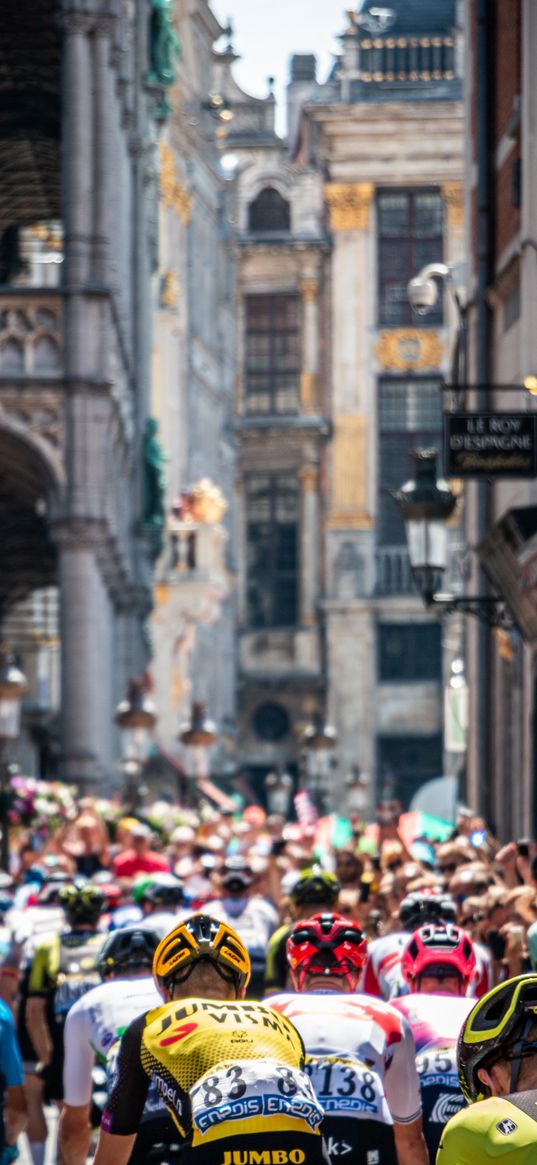 cyclists, bike race, street, city