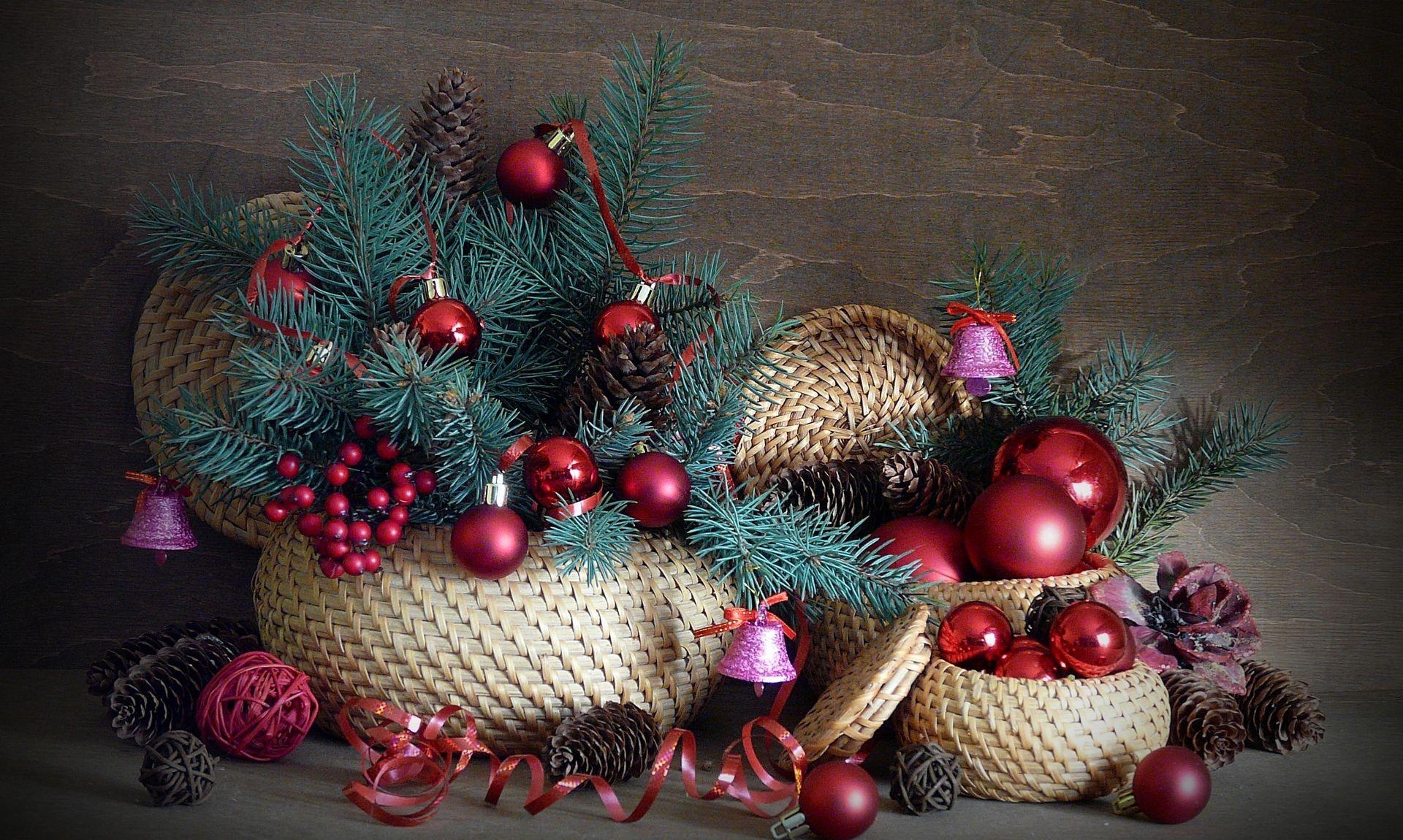 christmas decorations, balloons, thread, needles, cones, bells, baskets, ribbon