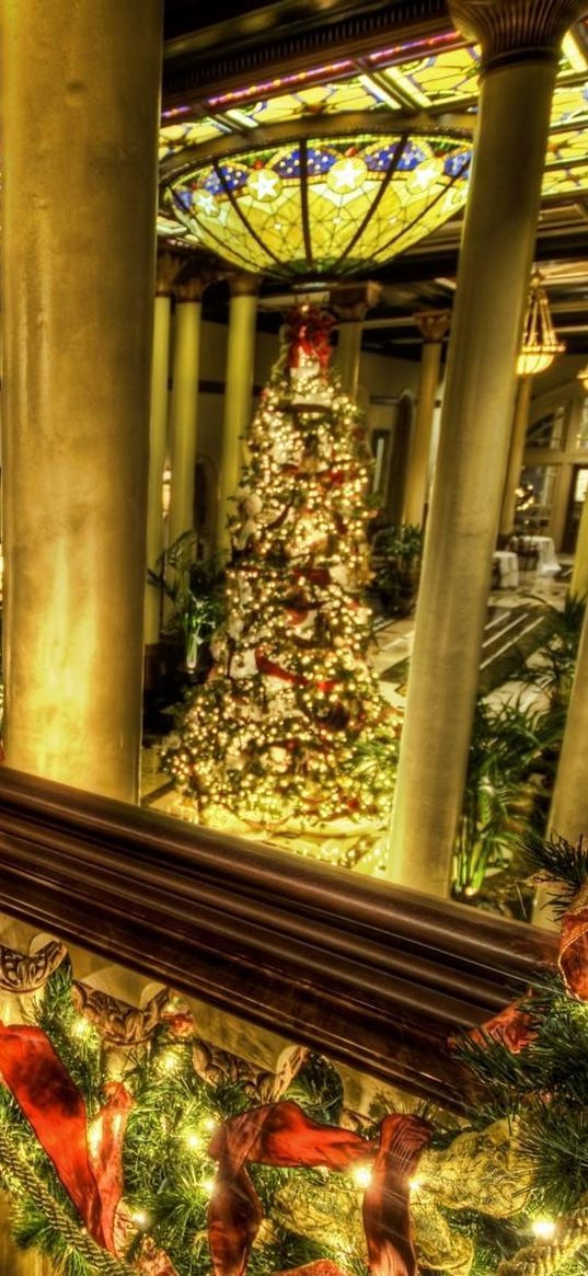 tree, columns, hall, holiday, christmas, garland, ornaments