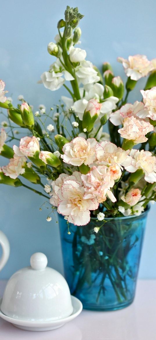 lucius, carnations, babys breath, bouquet, vase, porcelain