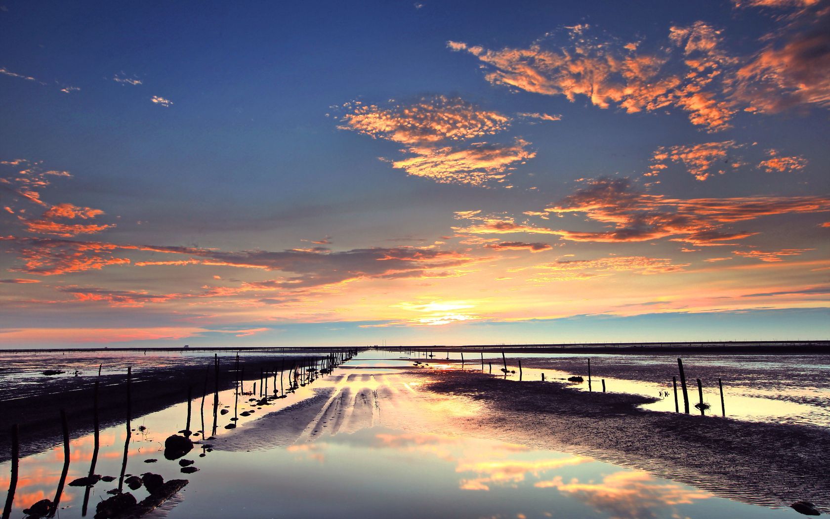 evening, outflow, stakes, sand, water