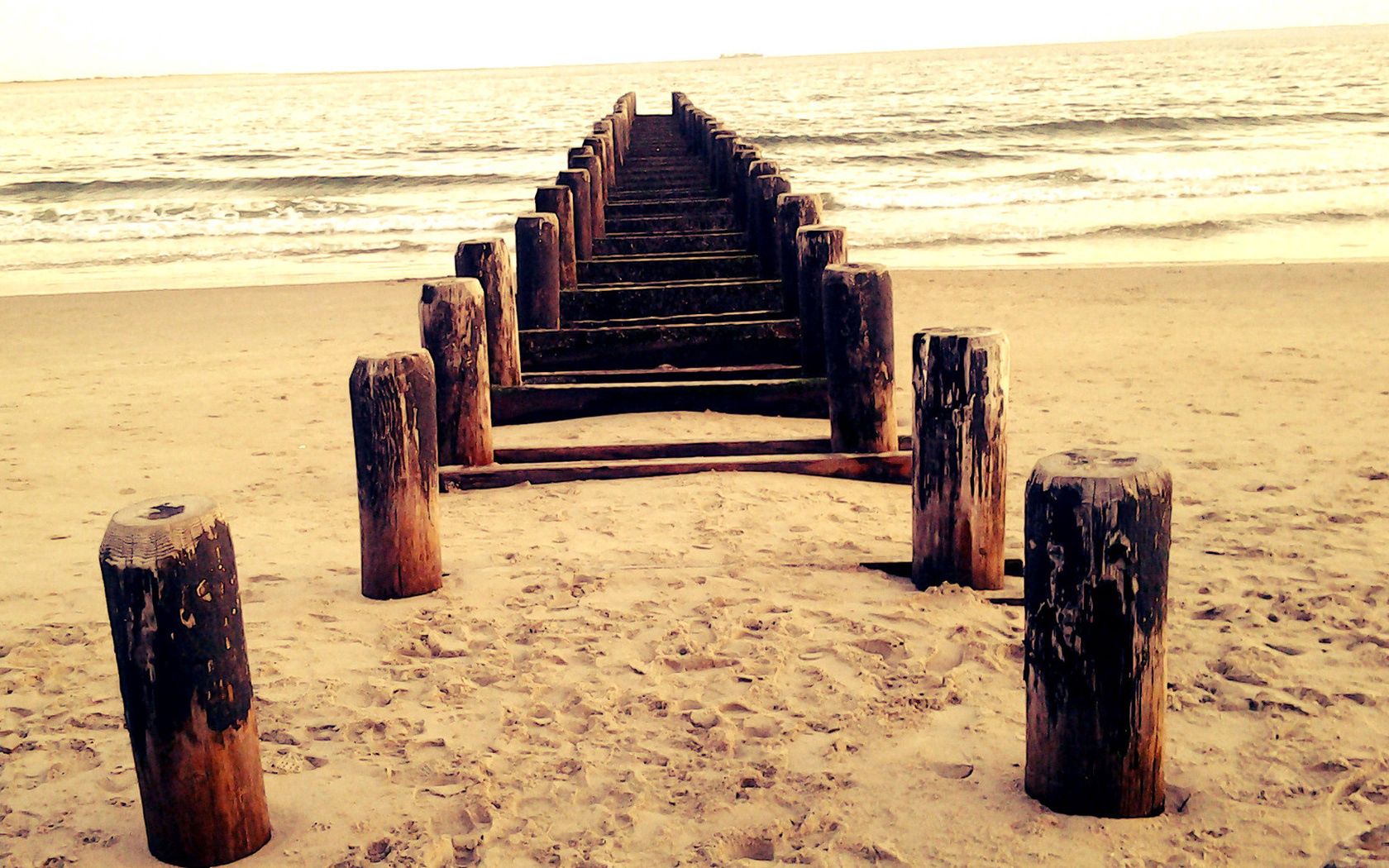 sea, mooring, columns, sand, beach