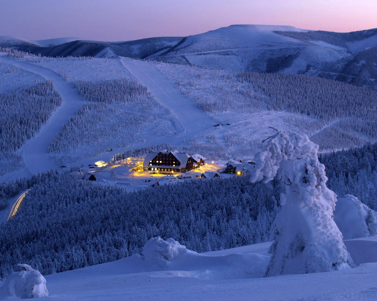 hotel, mounting skiing resort, snow, light