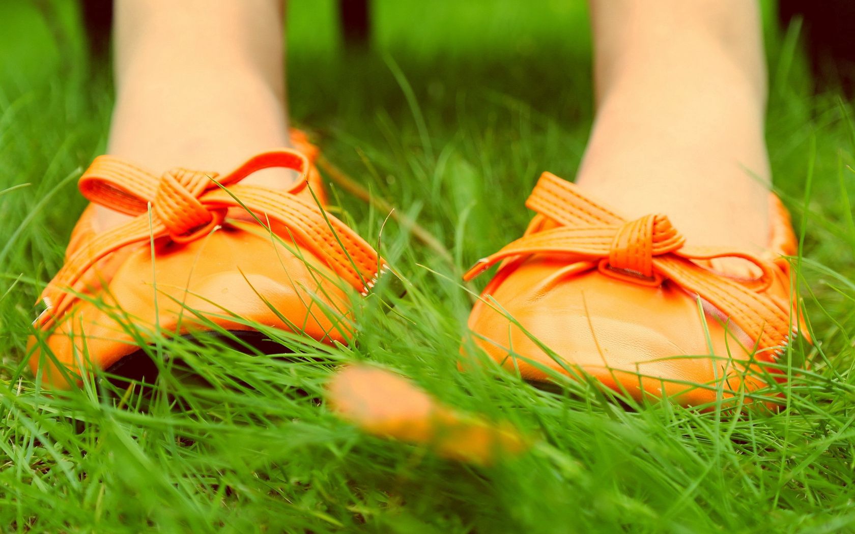 feet, ballet flats, sneakers, shoes, grass