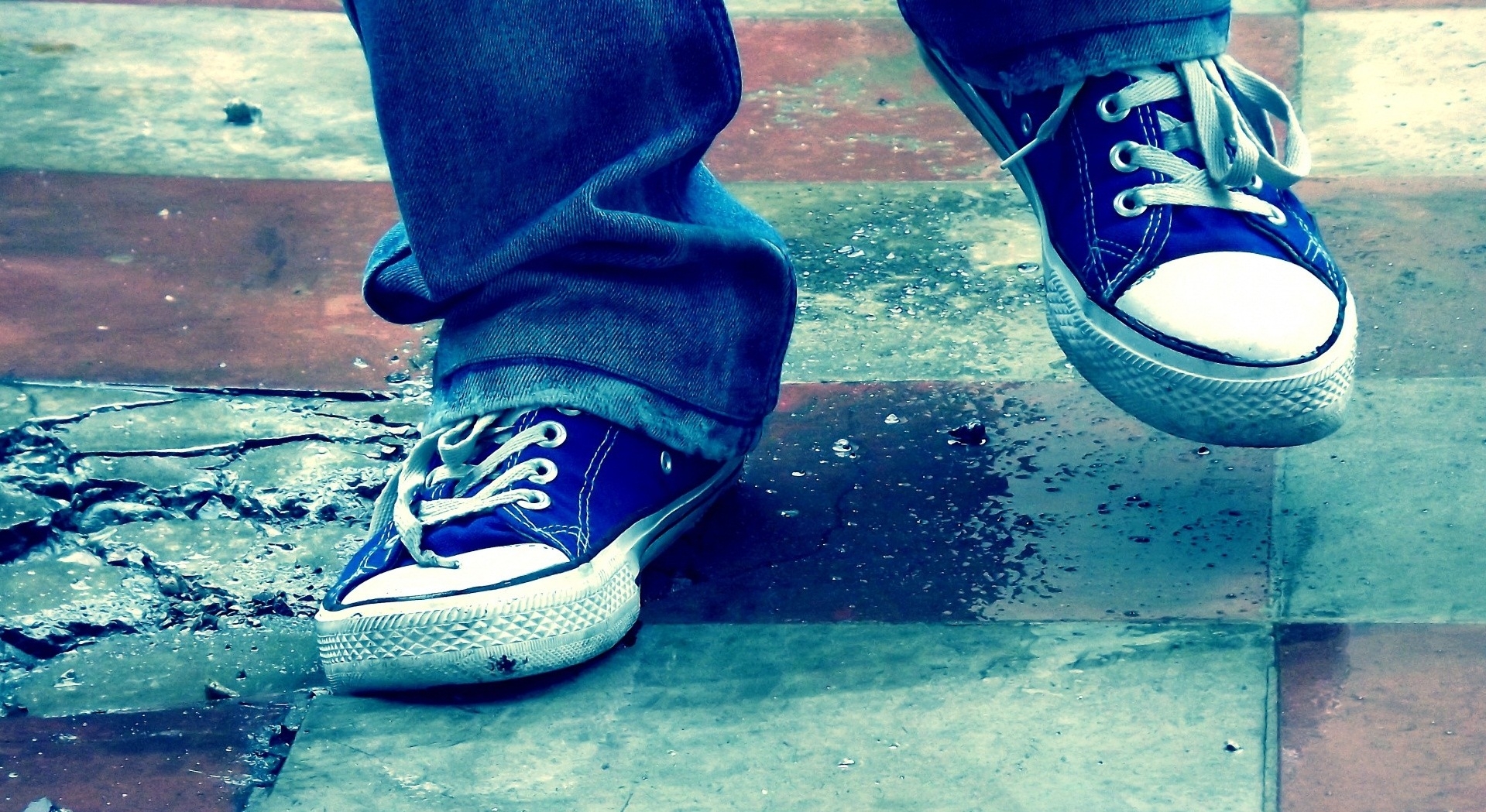 legs, shadows, shoes, sneakers