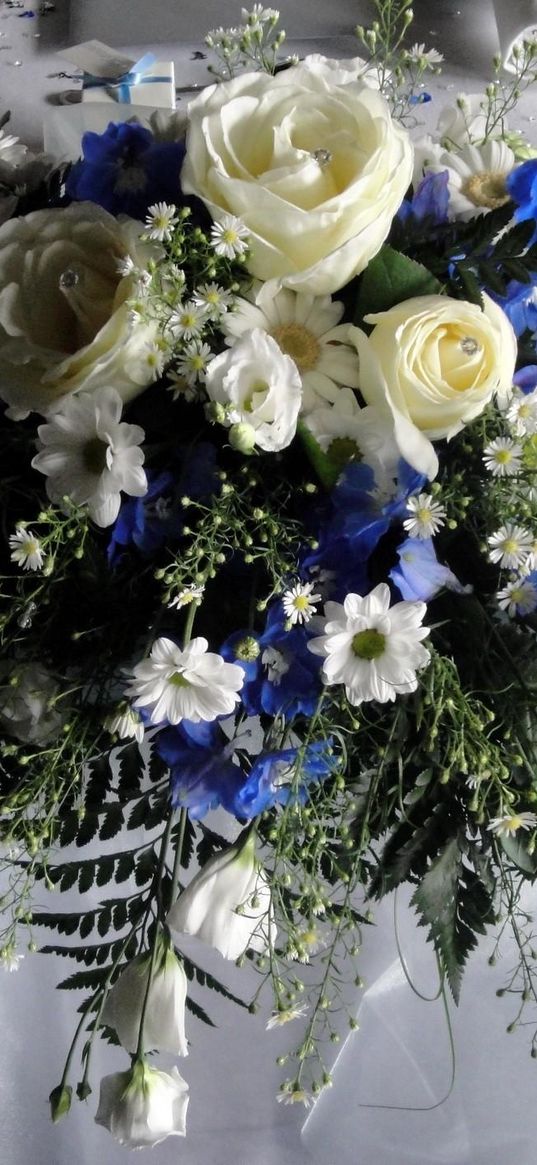 russell lisianthus, gerbera, daisies, color, composition, table, elegant place settings