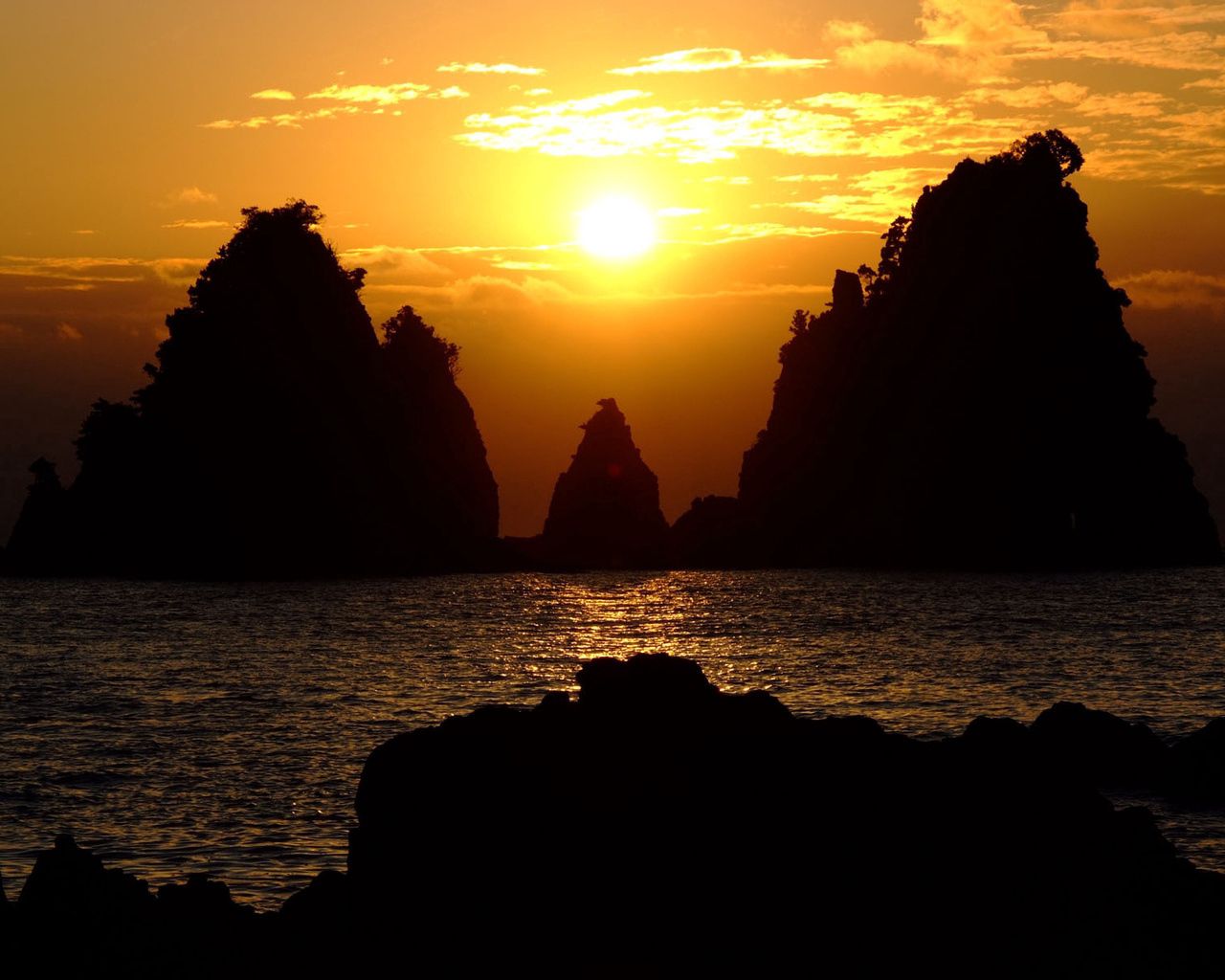 decline, evening, mountains, sea, outlines, beams