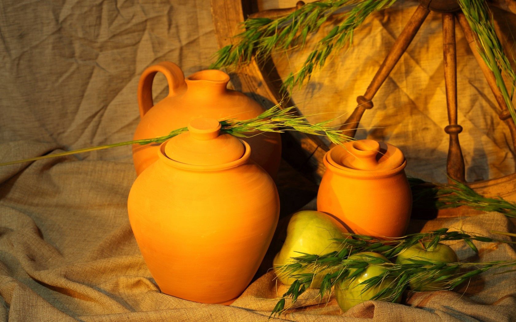 jugs, apples, fruit, ears