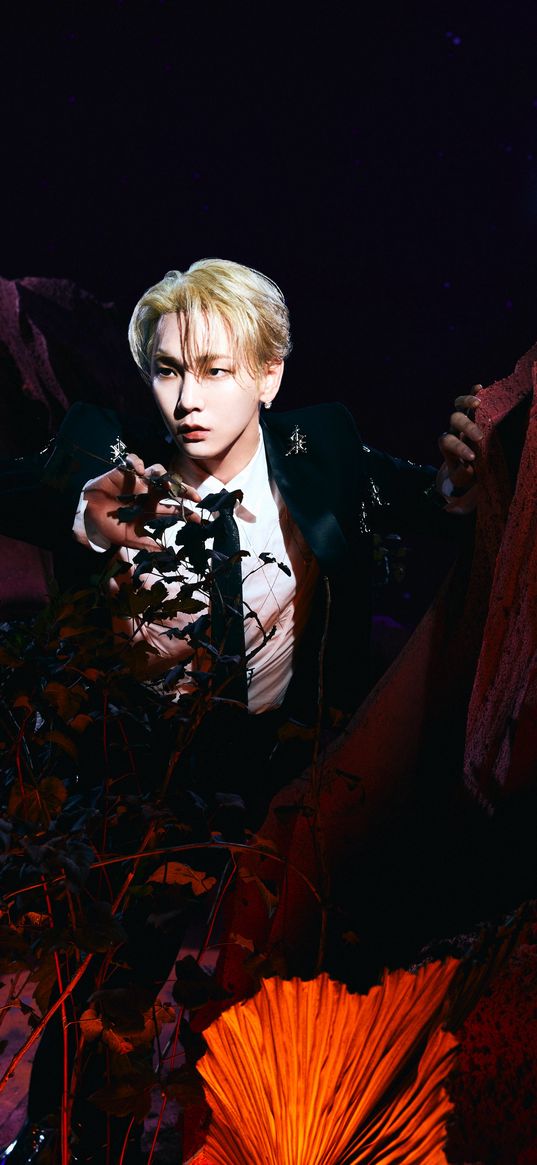 key, kim kibum, singer, shinee, kpop, boy, blond, stylish, asian, plants