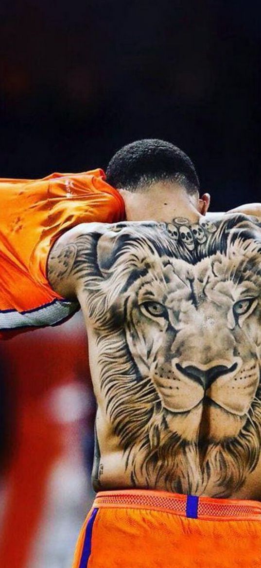 memphis depay, football player, tattoo, lion, football