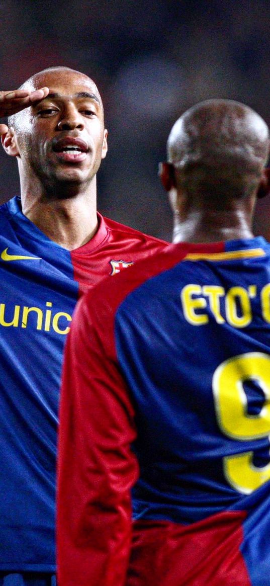 samuel eto, thierry henry, soccer player, barcelona, soccer, gesture