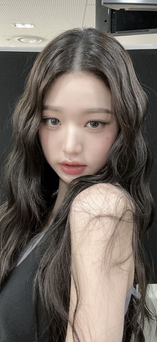 wonyoung, girl, singer, korean, wavy hair, black