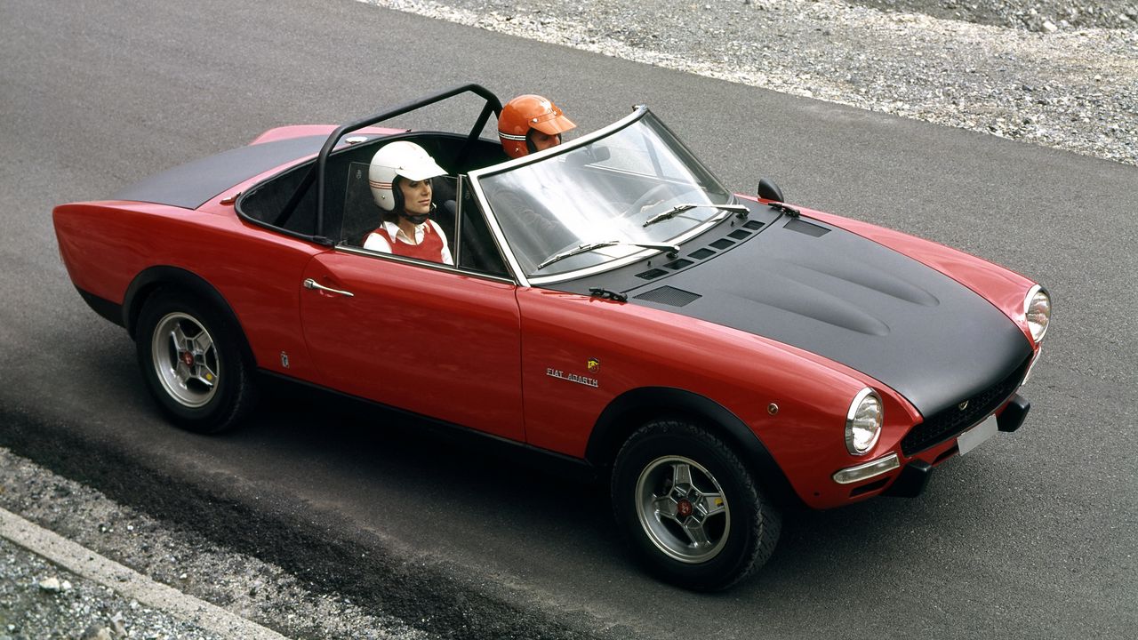 Wallpaper abarth, fiat 124, spider, red, blac, side view, pilots, old, road, car
