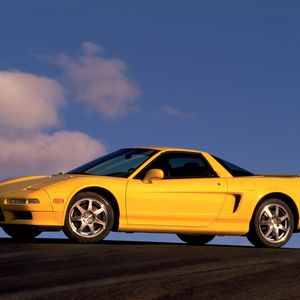 Preview wallpaper acura, nsx-t, yellow, side view, style, cars, sky