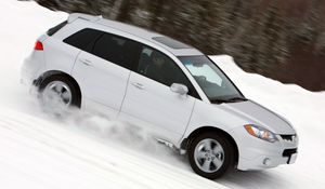 Preview wallpaper acura, rdx, white, jeep, side view, speed, cars, snow, forest