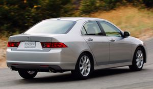 Preview wallpaper acura, tsx, 2006, metallic silver, rear view, style, cars, speed, shrubs, grass, asphalt