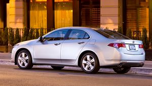 Preview wallpaper acura, tsx, 2008, silver metallic, side view, style, cars, street, building, shrubs, asphalt