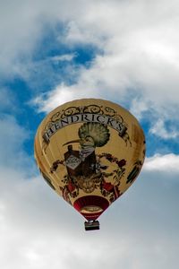 Preview wallpaper air balloon, flying, sky, clouds