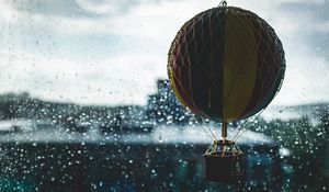 Preview wallpaper air balloon, glass, toy, mesh, drops