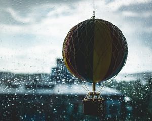 Preview wallpaper air balloon, glass, toy, mesh, drops