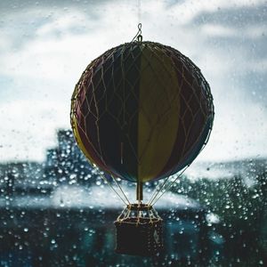 Preview wallpaper air balloon, glass, toy, mesh, drops