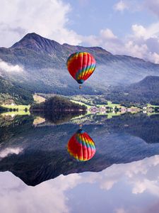 Preview wallpaper air balloon, mountain, lake, reflection