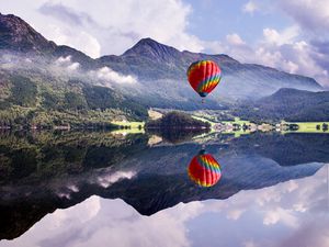 Preview wallpaper air balloon, mountain, lake, reflection