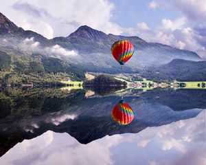 Preview wallpaper air balloon, mountain, lake, reflection