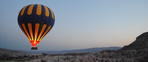 Preview wallpaper air balloon, night, hill