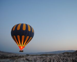 Preview wallpaper air balloon, night, hill